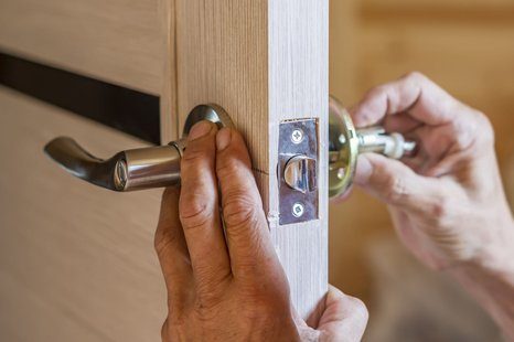 Making Thumb Lock on Inside Assembly Smoother : r/Locksmith