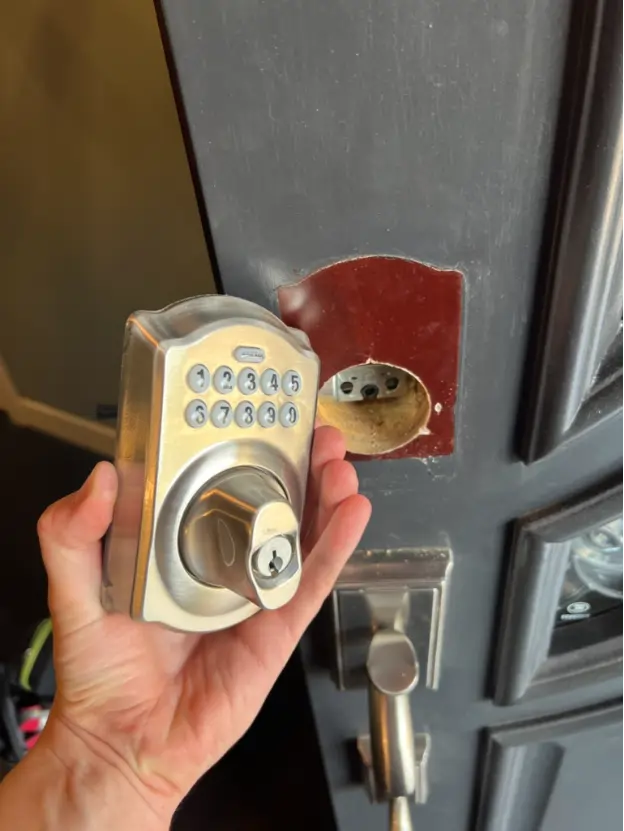 Locksmith, What does a locksmith do